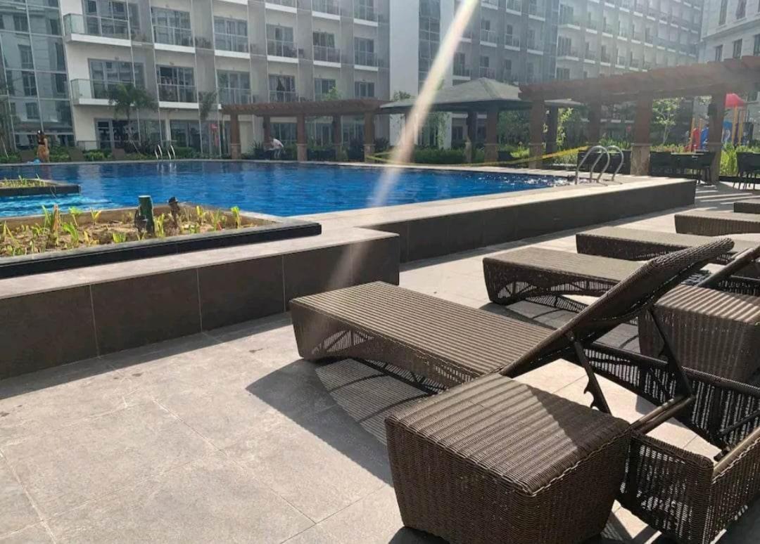 81 Newport C5 10I Balcony & Pool Across Naia T3 Aparthotel Pasay Bagian luar foto
