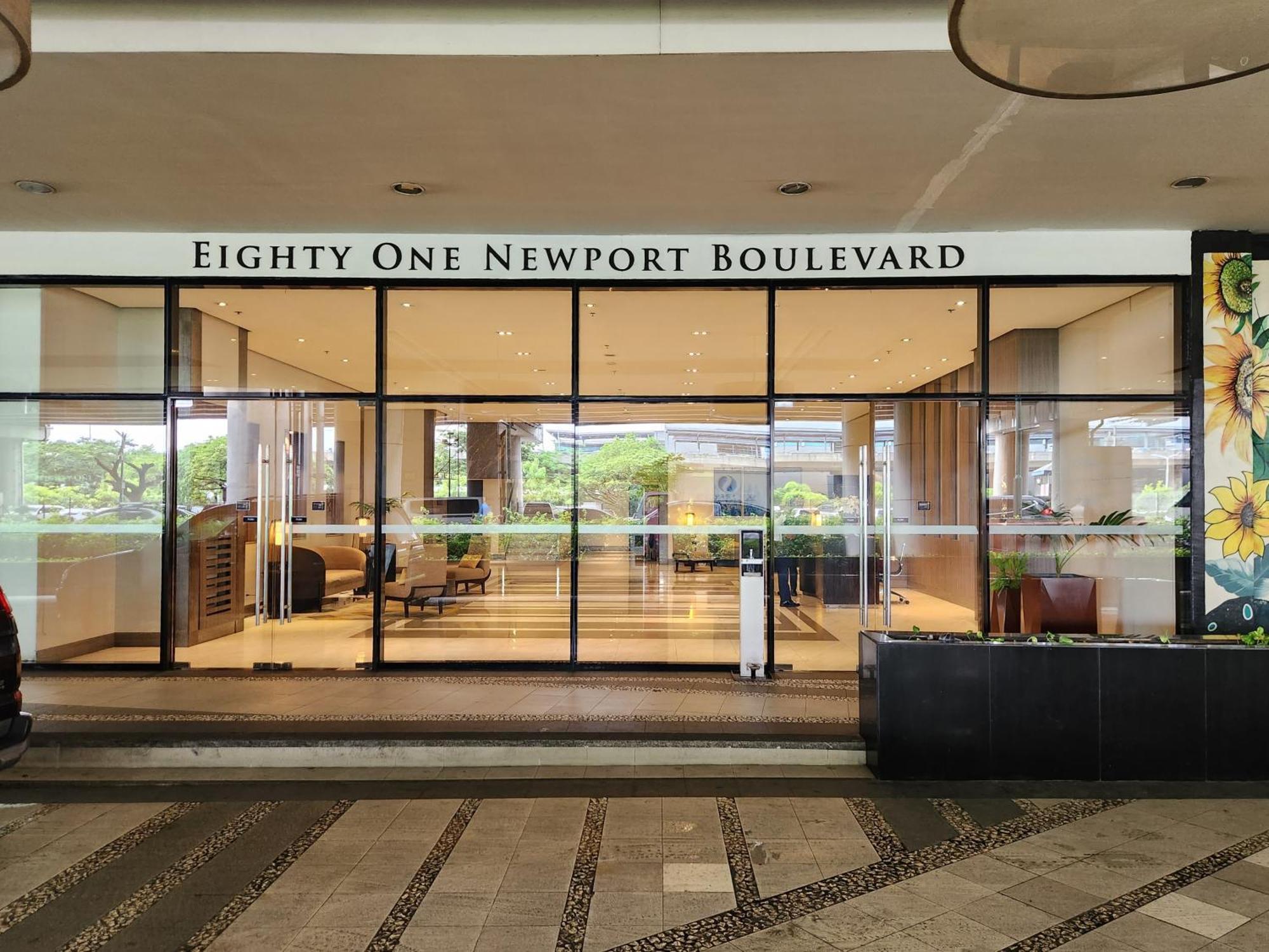 81 Newport C5 10I Balcony & Pool Across Naia T3 Aparthotel Pasay Bagian luar foto